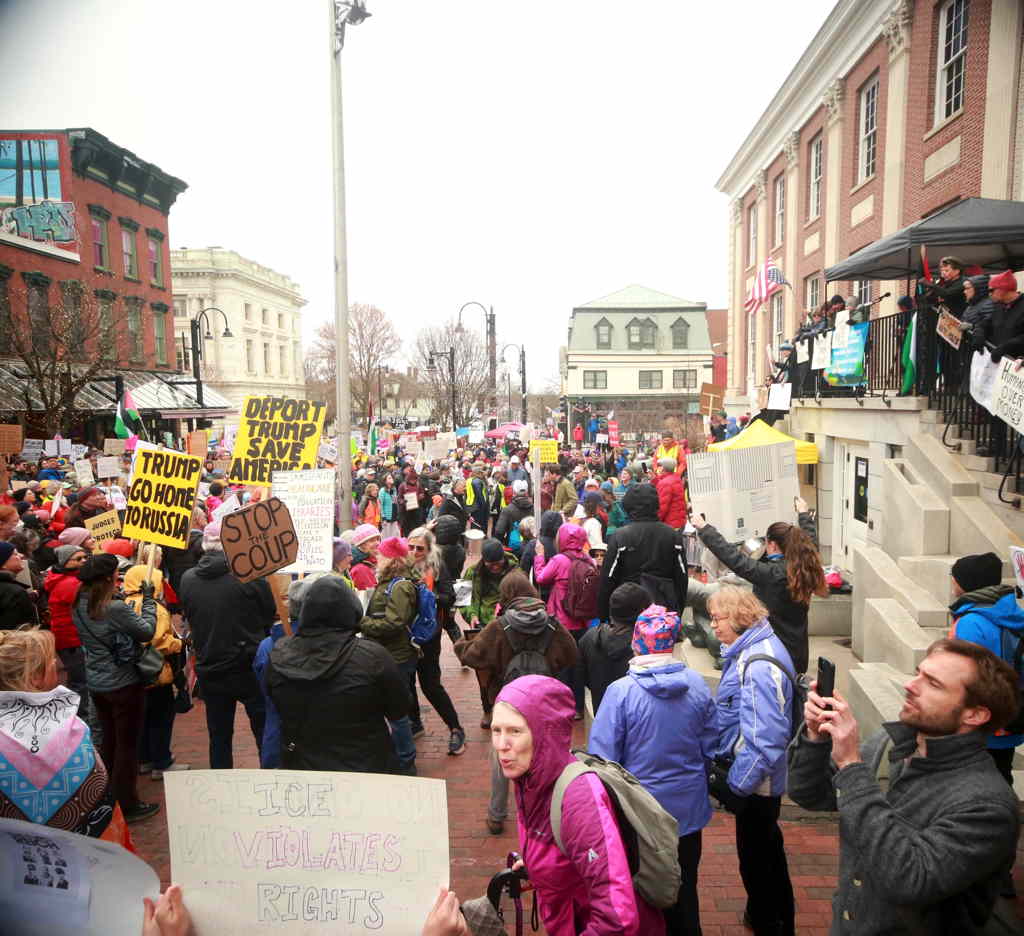 early Crowd south side
